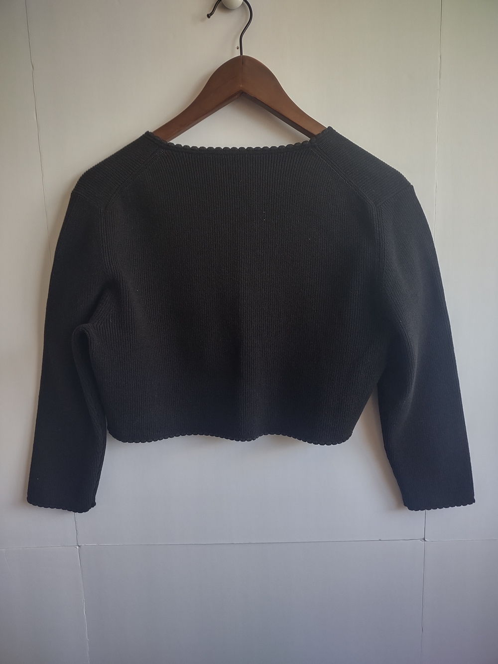 Ply Knits JENNY SCALLOPED CARDIGANTie-Front Cropped Cotton Blend Black Cardigan - Picture 7 of 8